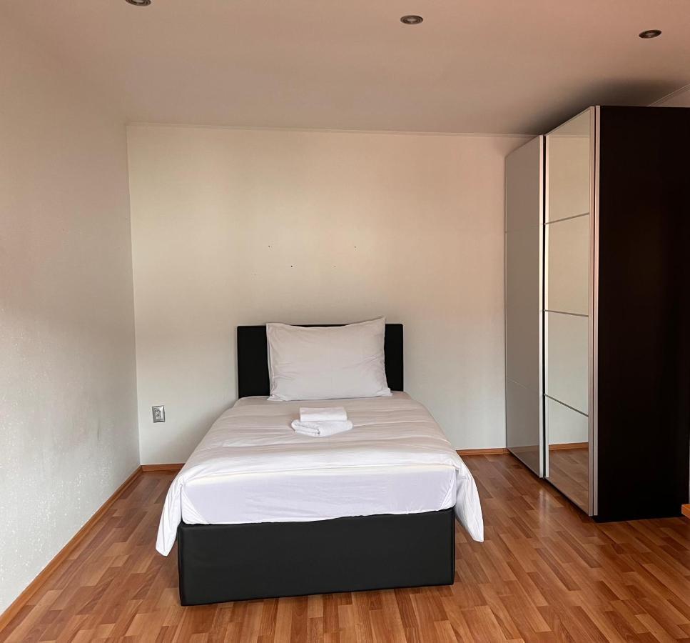 Dependance Patriot Trnava Hotel Luaran gambar