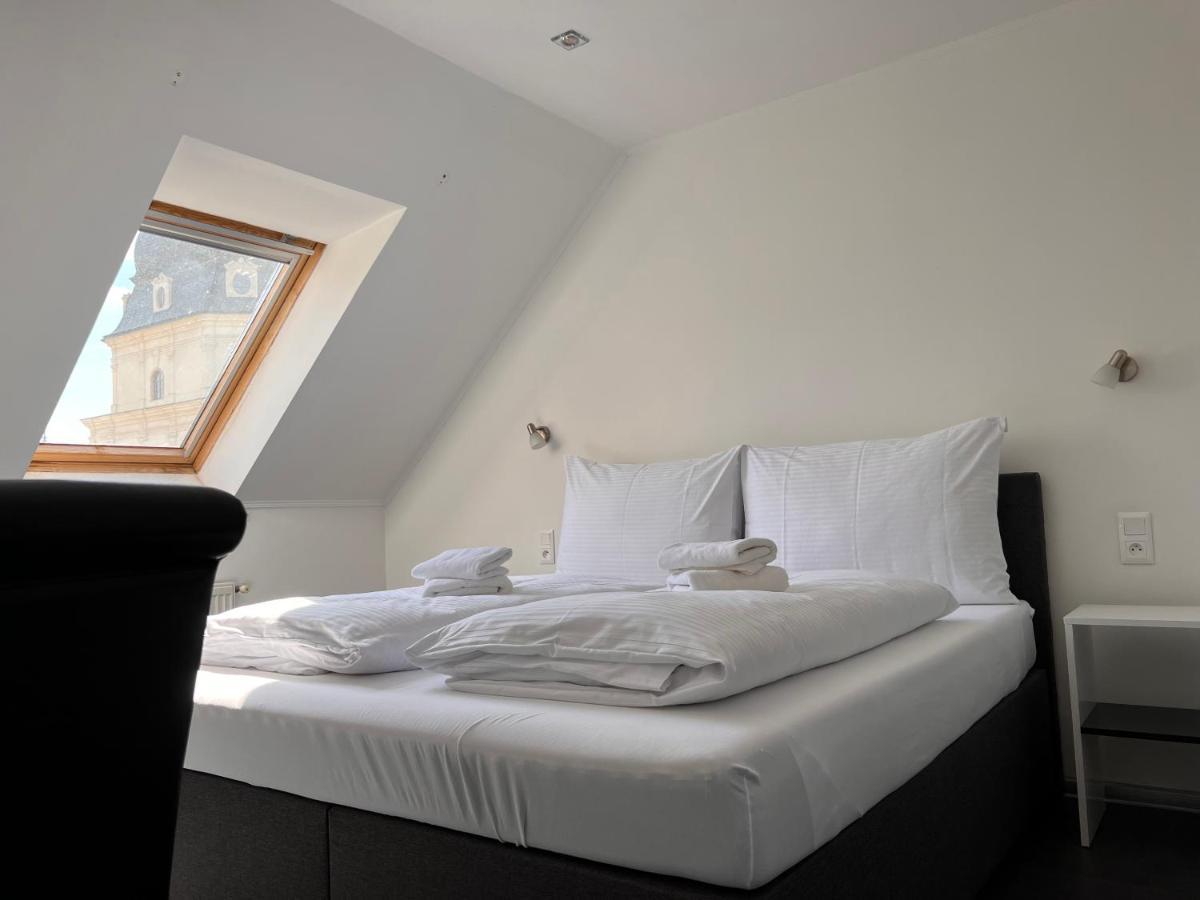 Dependance Patriot Trnava Hotel Luaran gambar