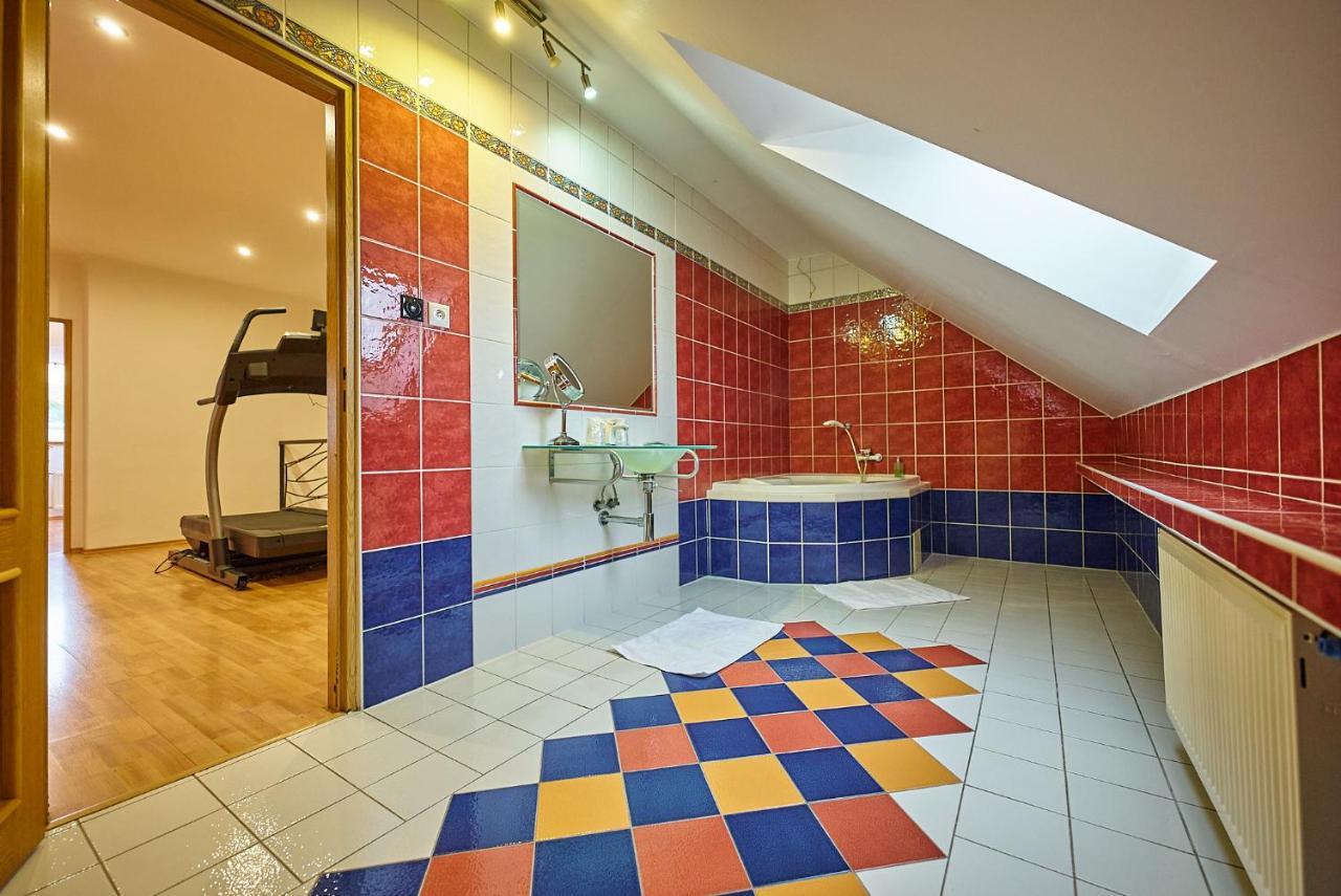 Dependance Patriot Trnava Hotel Luaran gambar