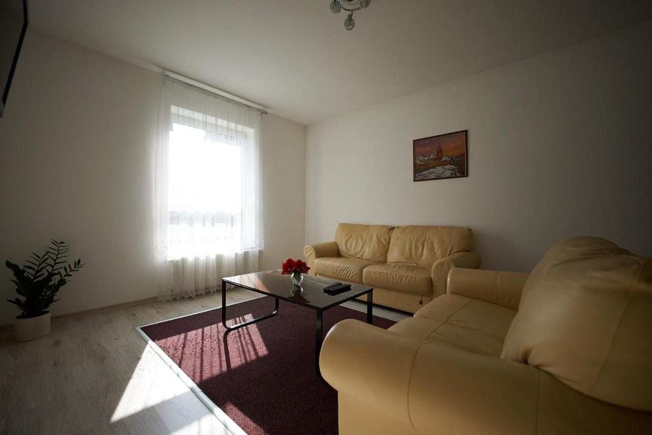 Dependance Patriot Trnava Hotel Luaran gambar