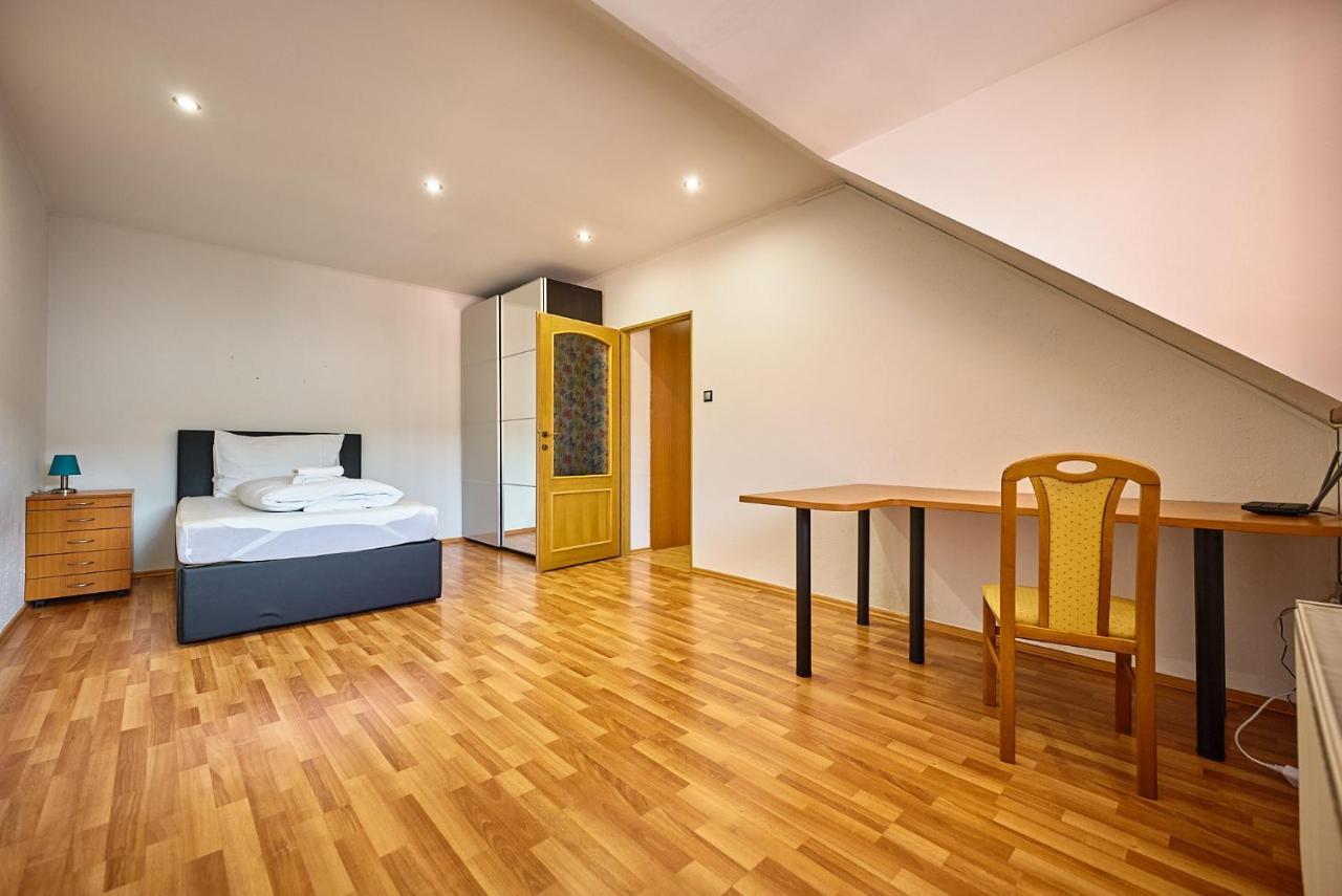 Dependance Patriot Trnava Hotel Luaran gambar