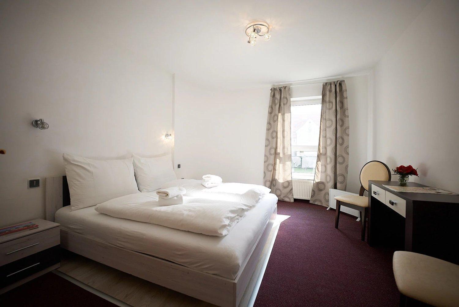 Dependance Patriot Trnava Hotel Luaran gambar