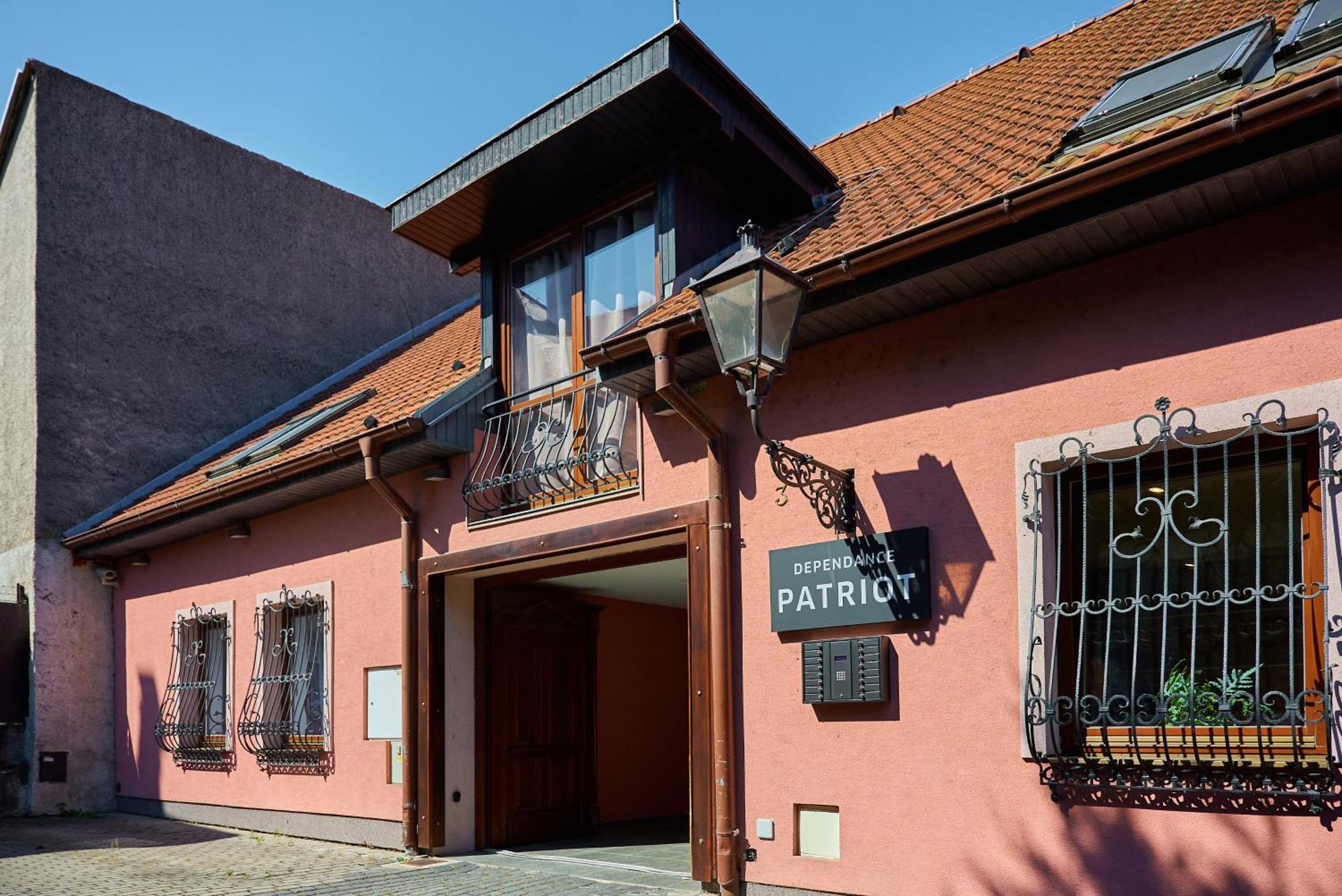Dependance Patriot Trnava Hotel Luaran gambar