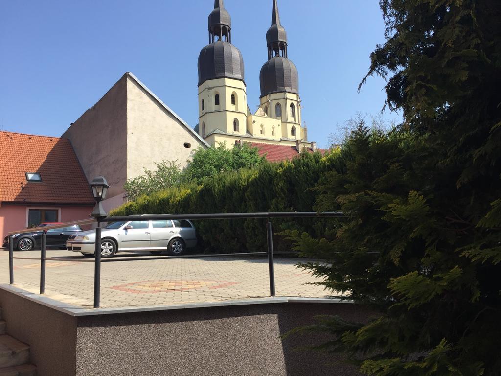 Dependance Patriot Trnava Hotel Luaran gambar